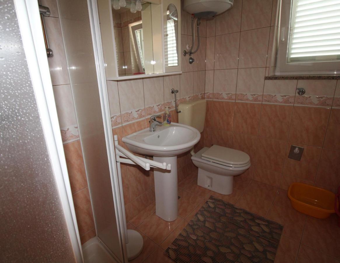 Studio Apartment Aniko Premantura Eksteriør bilde